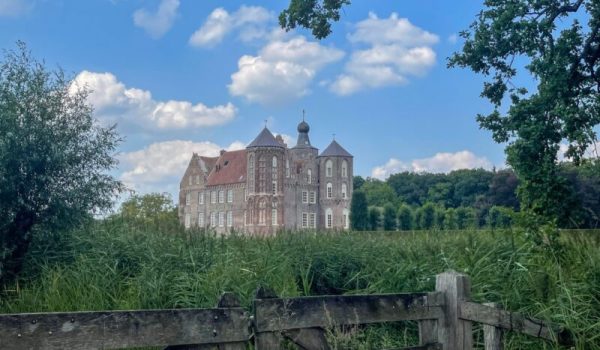 05-Kasteel-Croy-in-Aarle-Rixtel-1024x768-1-aspect-ratio-800-500