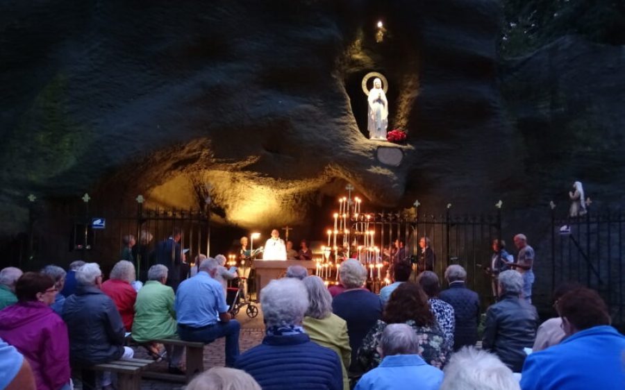 15-aug-Maria-Ten-Hemelopneming-scaled-aspect-ratio-800-500