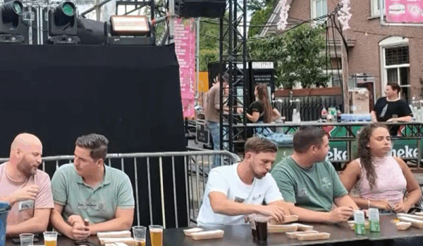 2025-08-02-Boekel-Kermiszaterdag-wie-komt-er-frikandellen-eten-@Arie-van-Boxtel-1-aspect-ratio-800-500