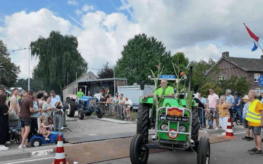 2025-08-03-Boekel-23e-Toer-op-de-trekker-1-@Arie-van-Boxtel-aspect-ratio-800-500