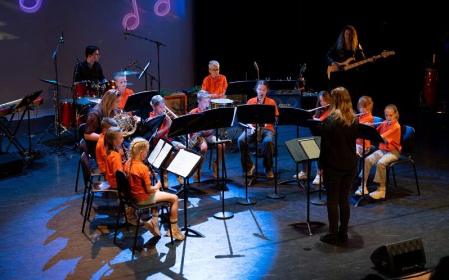 2025-10-25-Lieshout-Dienstenveiling-Harmonie-Sint-Caecilia-@FB-Harmine-StCaecilia-aspect-ratio-800-500