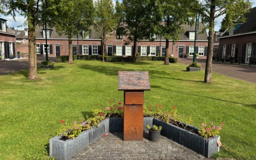 2026-36-Foto-gedenkplaats-Prinsenhof-aspect-ratio-800-500