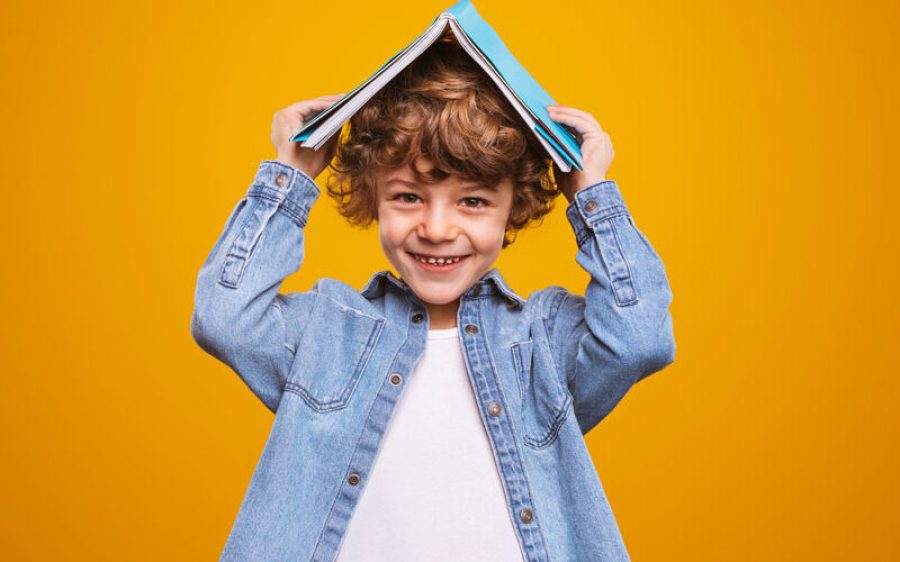 900x500px-jongen-met-een-boek-aspect-ratio-800-500