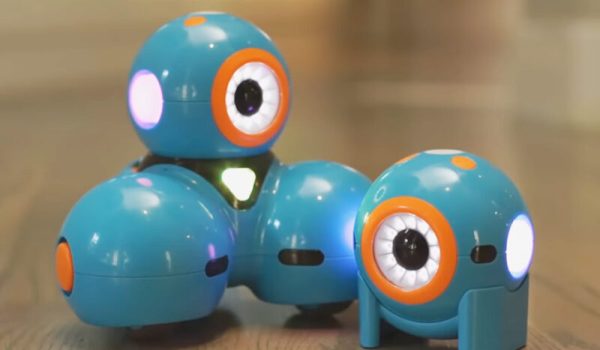 Dash-en-Dot-aspect-ratio-800-500