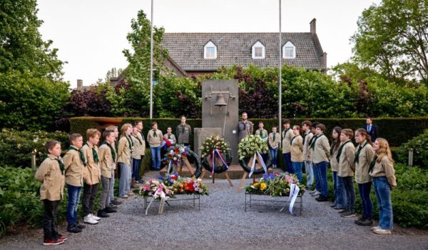 Dodenherdenking-beek-en-donk-aspect-ratio-800-500