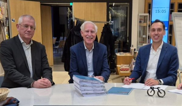 Foto-ondertekenmoment-2-aspect-ratio-800-500