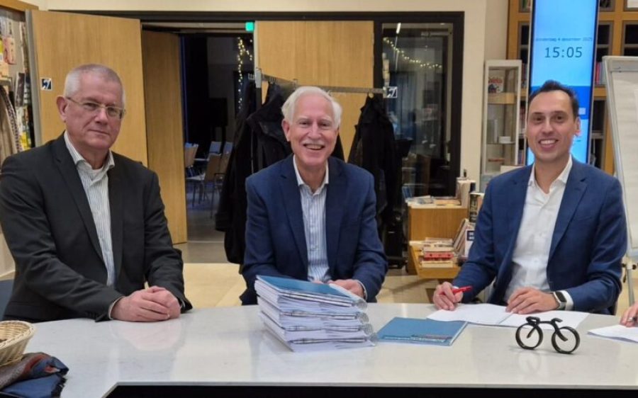 Foto-ondertekenmoment-2-aspect-ratio-800-500