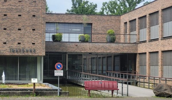 Gemeente Laarbeek - Gemeentehuis Laarbeek @Berend Koenders (4)-aspect-ratio-800-500