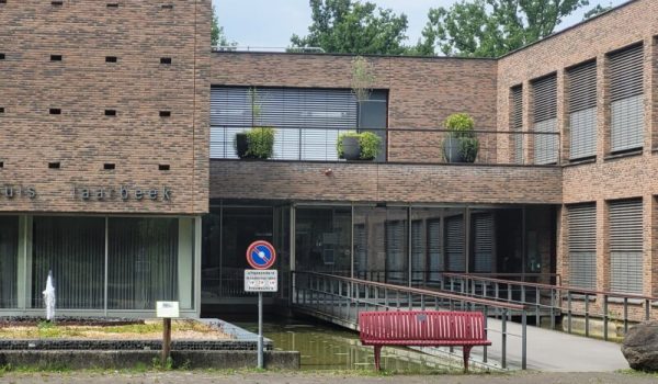 Gemeente-Laarbeek-Gemeentehuis-Laarbeek-@Berend-Koenders-4-aspect-ratio-800-500