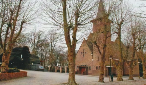 Kerkplein-Mariahout-aspect-ratio-800-500
