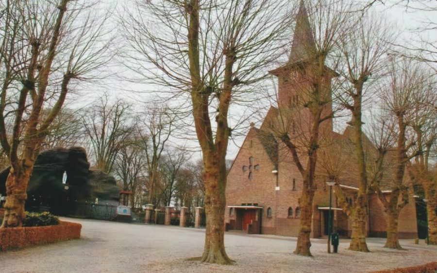 Kerkplein-Mariahout-aspect-ratio-800-500
