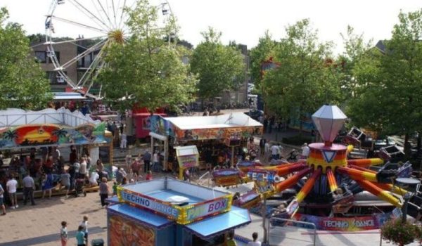 Kermis-@Theo-Leenen-aspect-ratio-800-500