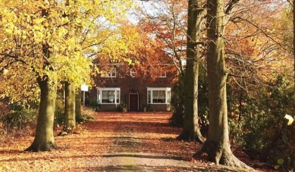 Malthezer_Hoeve_Hero_drone_03-1920x800-bew-aspect-ratio-800-500