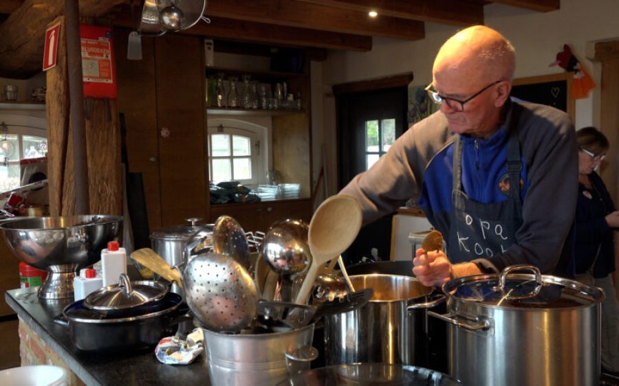 Sequence-01.00_01_27_45.Still002-aspect-ratio-800-500