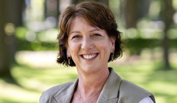 Wethouder-Nicole-Otten-@Kuppens-Fotografie-aspect-ratio-800-500
