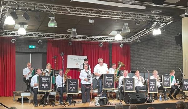 Zwarte-Fanfare-aspect-ratio-800-500