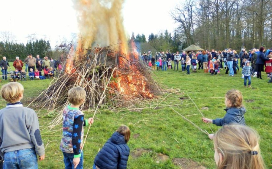 dikkemikpaasvuur-3-aspect-ratio-800-500