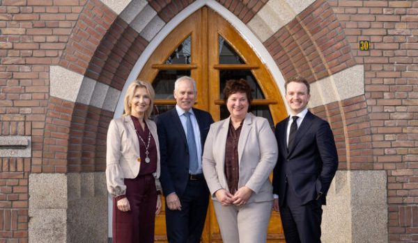 fotografie-ine-4q5a9316-kopie-1.700x400-aspect-ratio-800-500