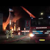 2024-01-10 Bedrijfsverzamelgebouw in Lieshout is na grote brand niet meer te redden