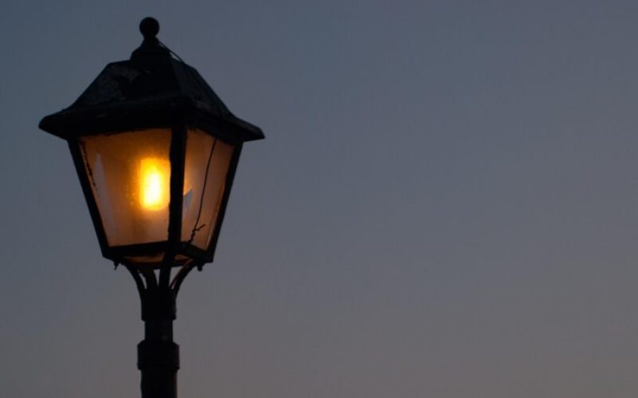 lantaarnpaal-aan-pixabay-aspect-ratio-800-500