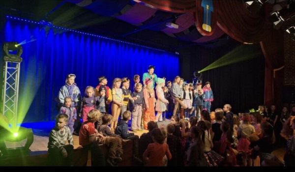 mini-playbackshow-Mariahout-aspect-ratio-800-500