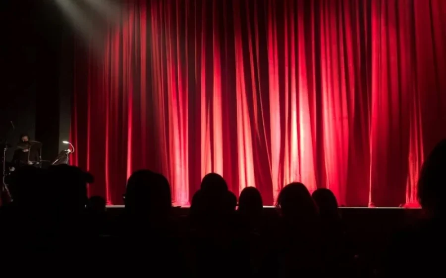 toneel-pexels-aspect-ratio-800-500