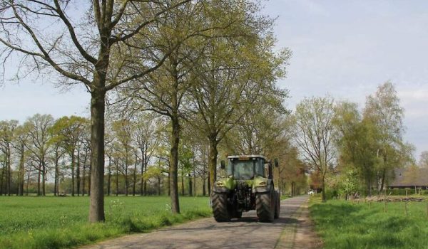 trekker_voorjaar_weg_verkeer_rvs.-detail-aspect-ratio-800-500