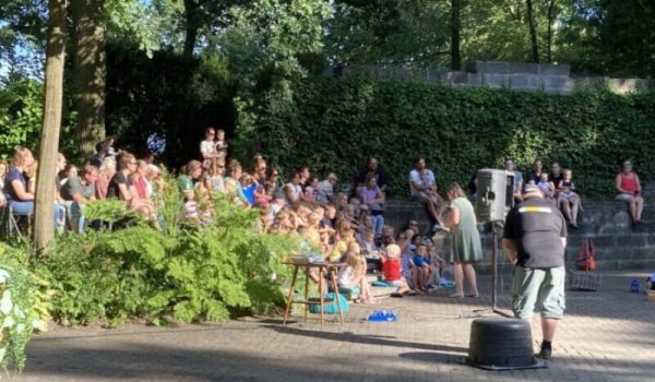 voorlezen openluchttheater-aspect-ratio-800-500