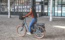 vtrouw-op-fiets-aspect-ratio-800-500
