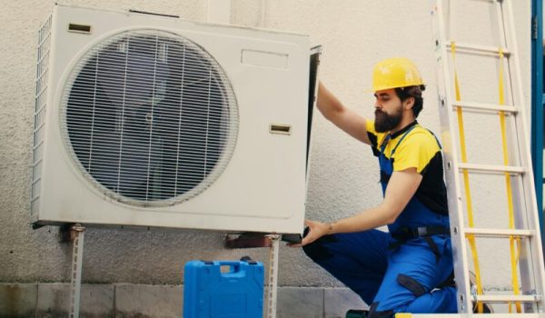 worker-works-air-conditioner-1-scaled-aspect-ratio-800-500